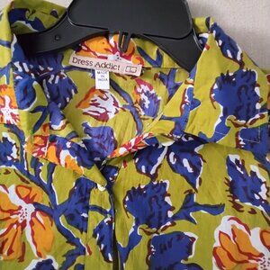 Dress addict size large lightweight and comfy.